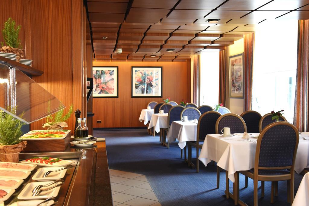 Intercityhotel Stuttgart Exterior photo
