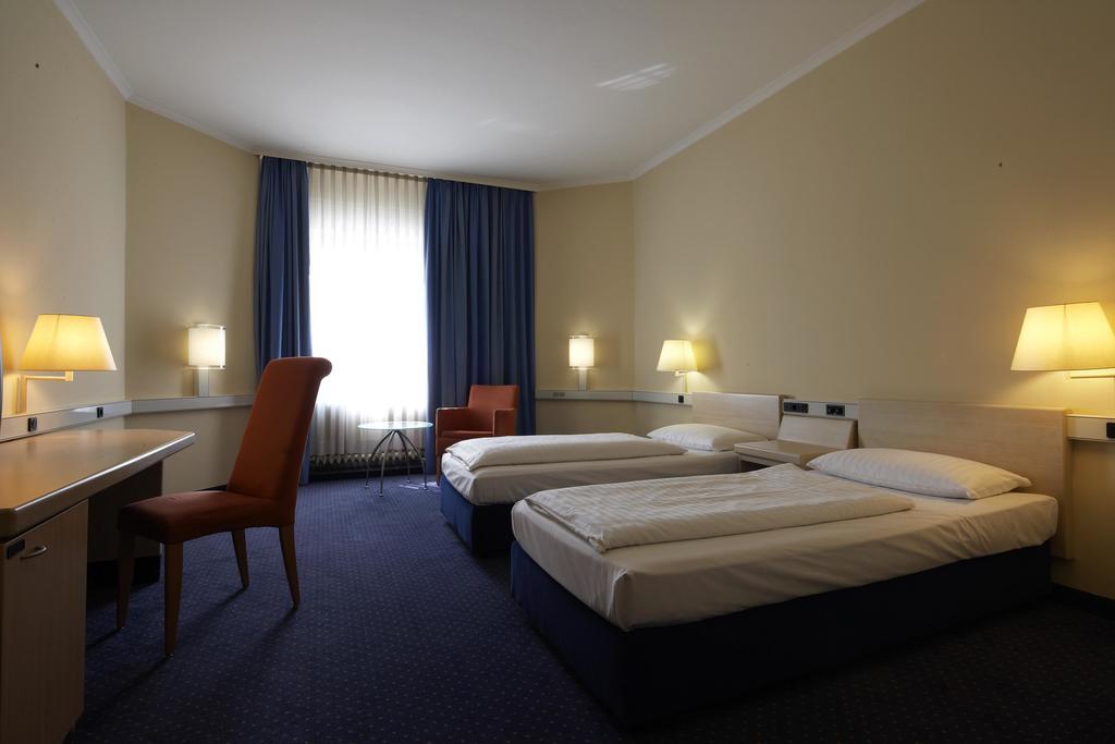 Intercityhotel Stuttgart Room photo