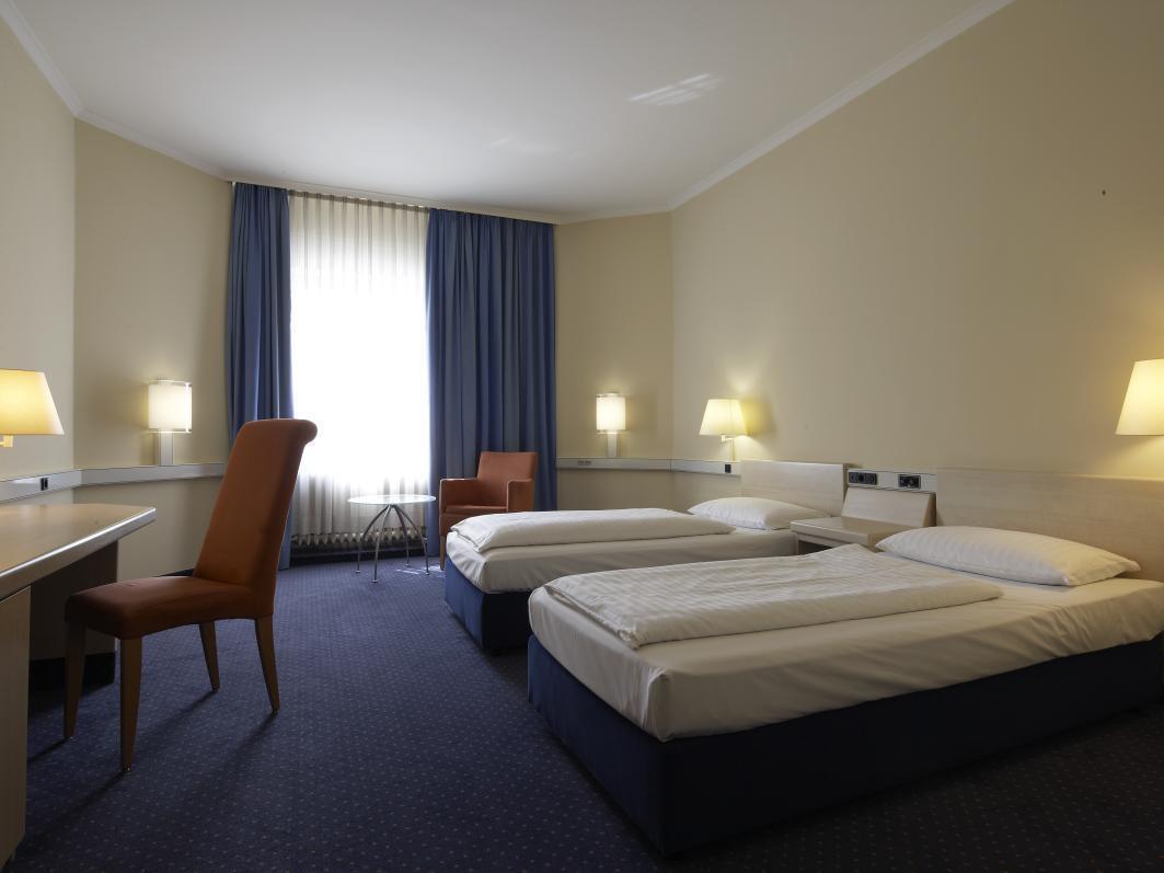 Intercityhotel Stuttgart Room photo