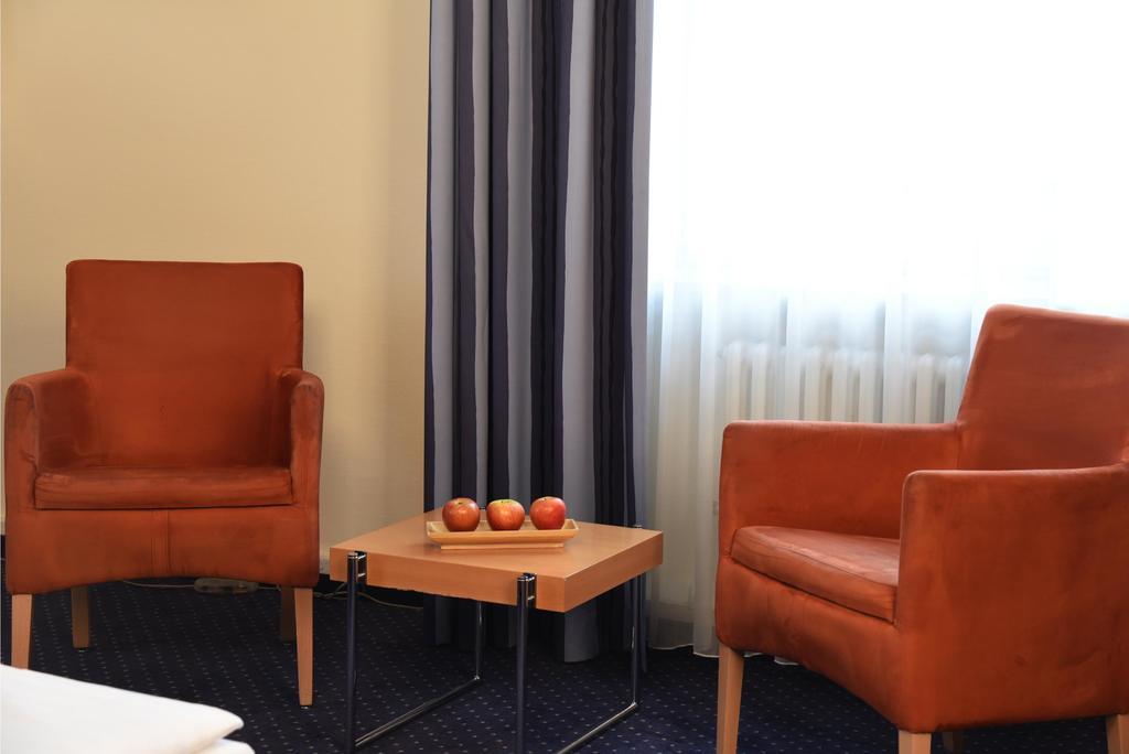 Intercityhotel Stuttgart Room photo