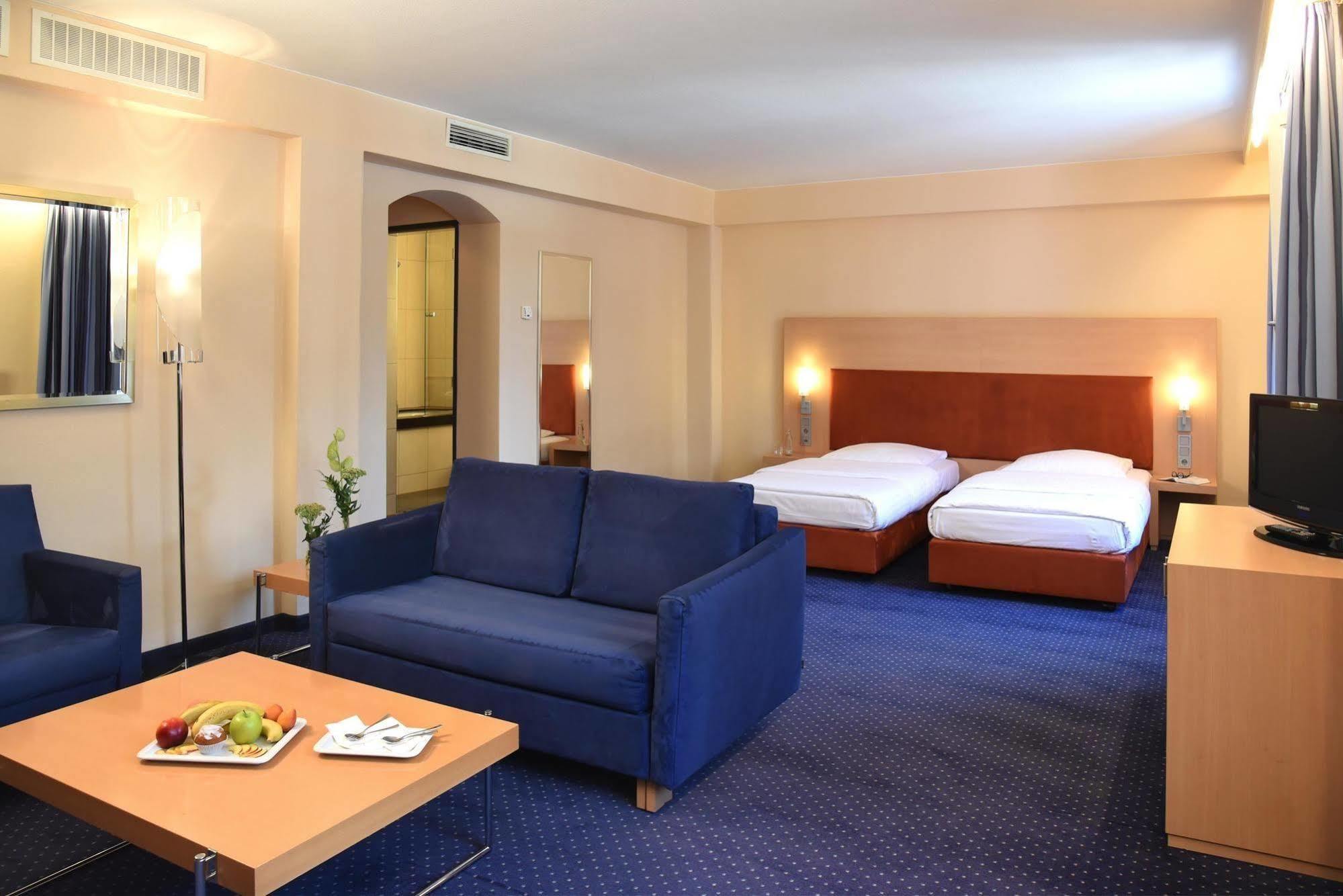 Intercityhotel Stuttgart Exterior photo